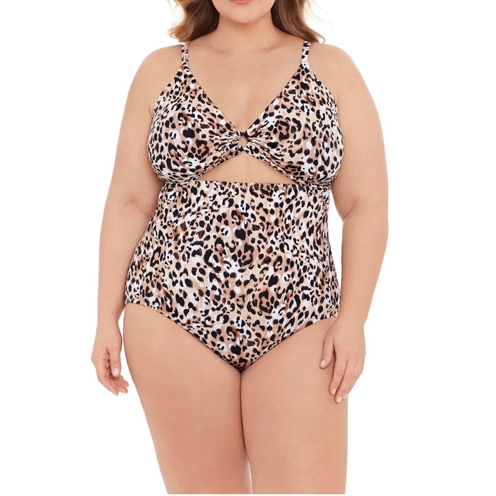 Time and Tru Ring Cut Out One Piece Swimsuit / Cheetah print / 2x (20-22)
